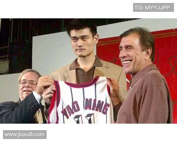 姚明在NBA的野兽之路:从巨星到传奇的成长历程与影响力分析 姚明在NBA的野兽之路:从巨星到传奇的成长历程与影响力分析