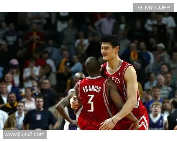 姚明与佩贾的传奇对决：篮球场上的友谊与竞争交织的故事