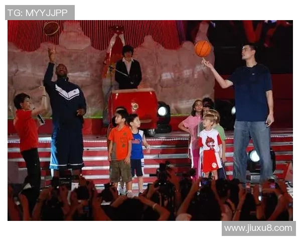 詹姆斯与姚明意外相遇共同回忆篮球岁月的温馨瞬间