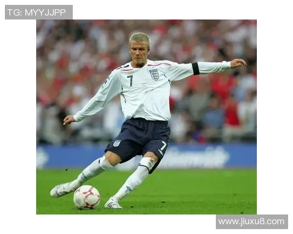 偶然邂逅足球巨星与豪华座驾的精彩瞬间